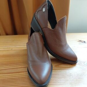 Musse and Cloud Womens 7 Western Brown  Leather Studded Ankle Boot